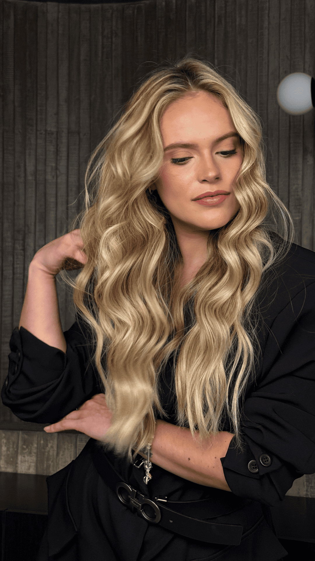 Ondas e curvas com acabamento impecável. O babyliss no Salão Cor é feito com técnica para proporcionar leveza, durabilidade e um visual sofisticado.